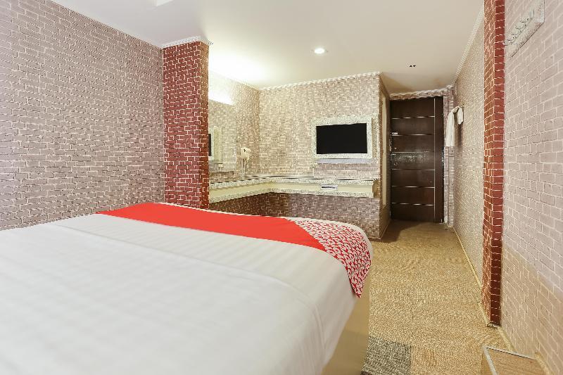 Oyo 191 Paradise Apartelle Hotel มะนิลา ภายนอก รูปภาพ